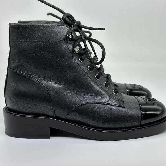 CHANEL 20A Iridescent Leather CC Cap Toe Lace Up Combat Ankle Booties Boots - Picture 6 of 16